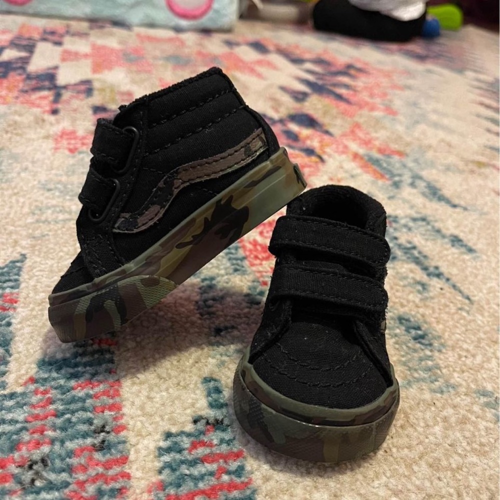 Size 2 baby vans